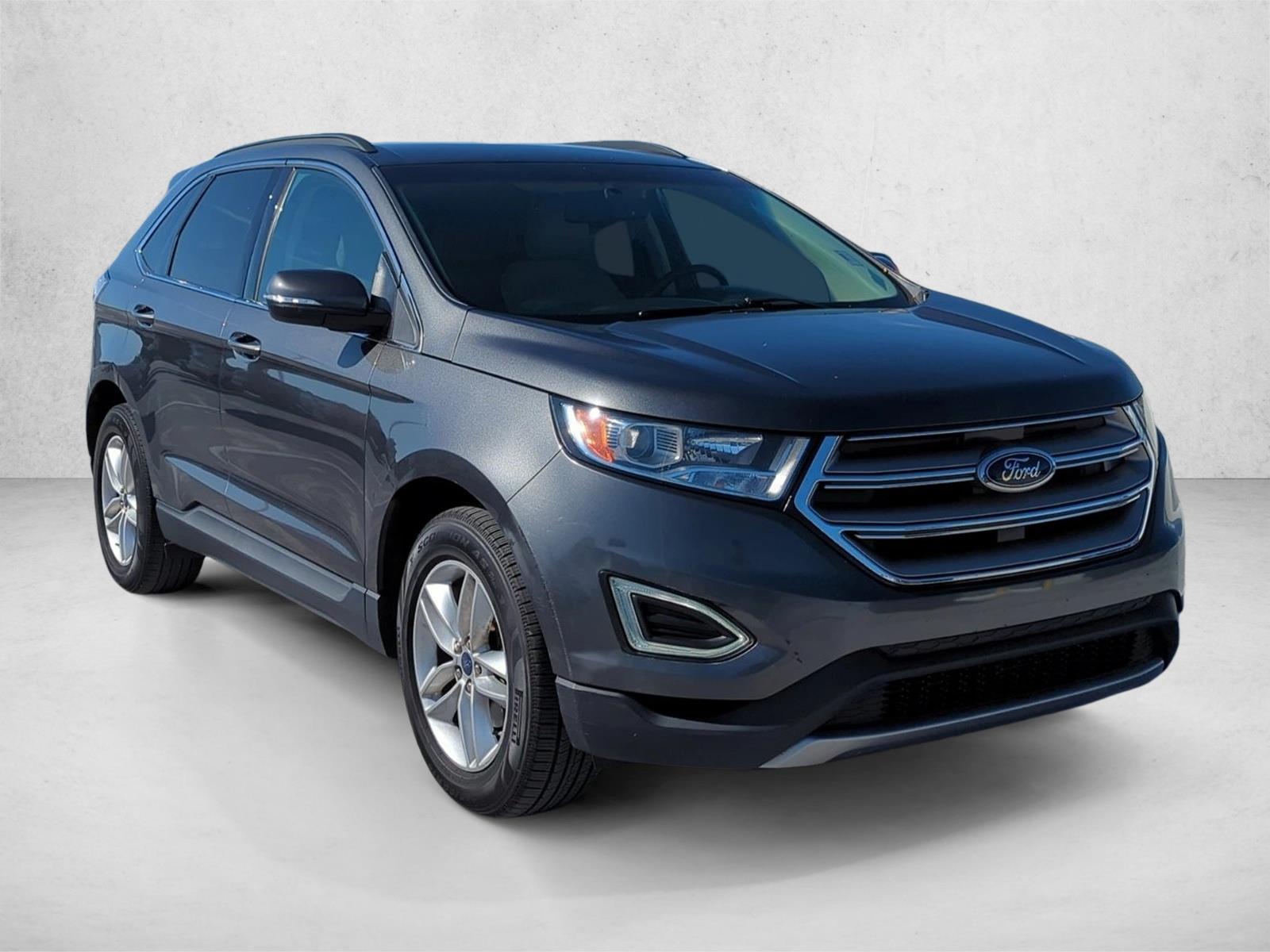 2016 Ford Edge SEL photo 2