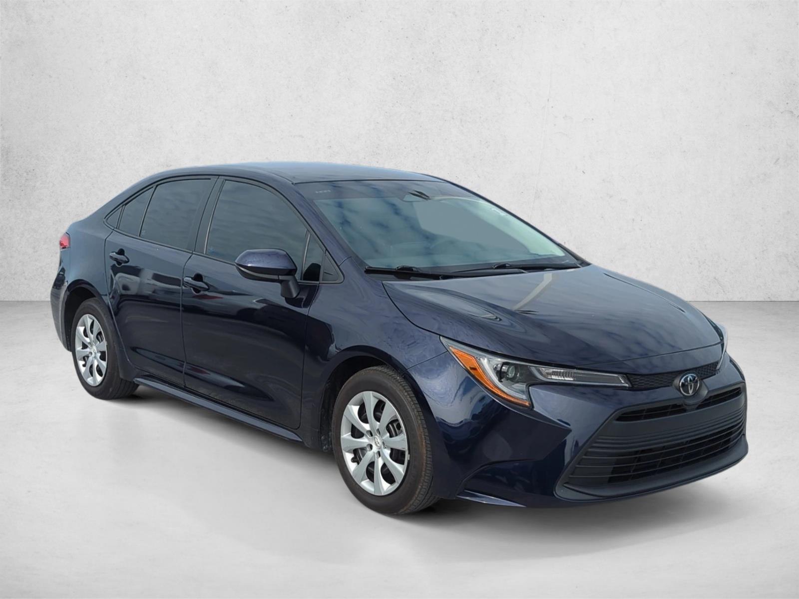 2023 Toyota Corolla LE photo 3