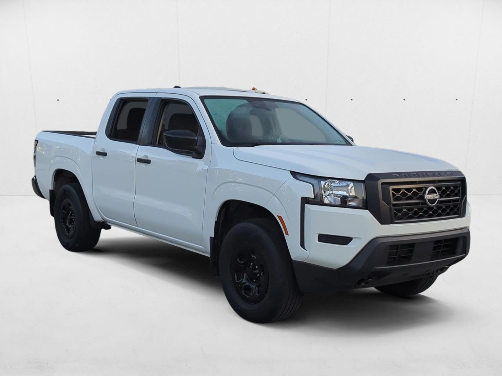 2022 Nissan Frontier S Crew Cab photo 3