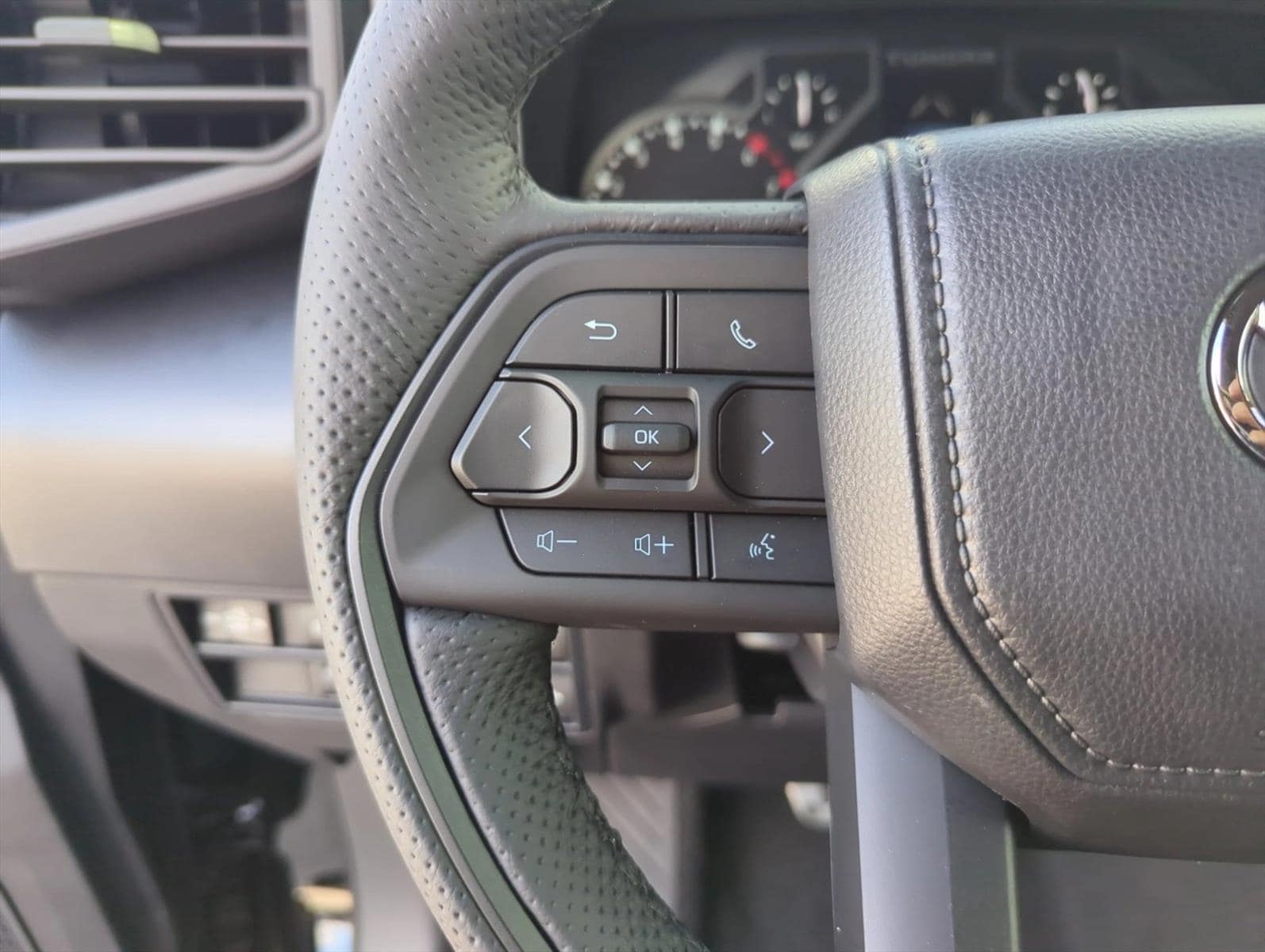 2026 Toyota Tundra SR5 - Photo 17