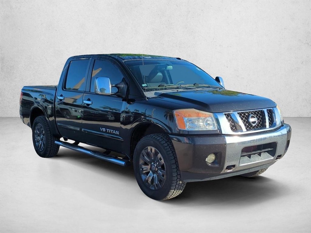 Used 2014 Nissan Titan SL Truck Crew Cab