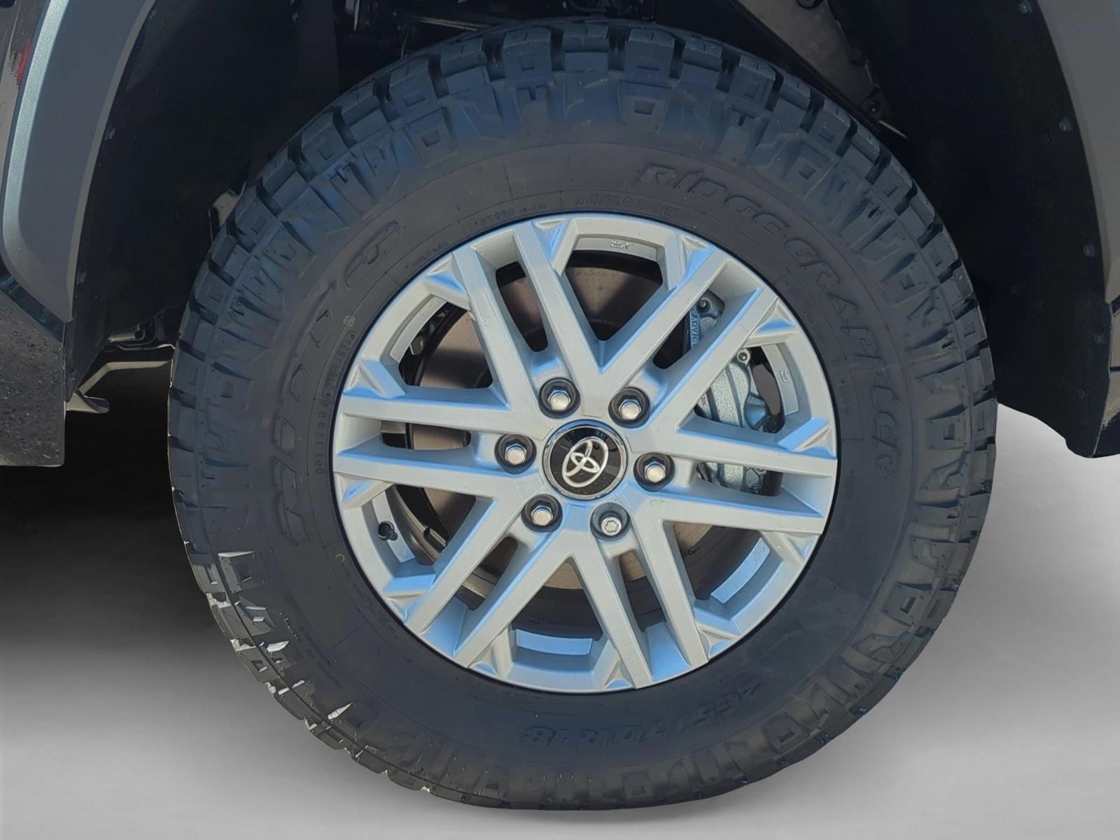 2025 Toyota Tundra SR5 - Photo 10