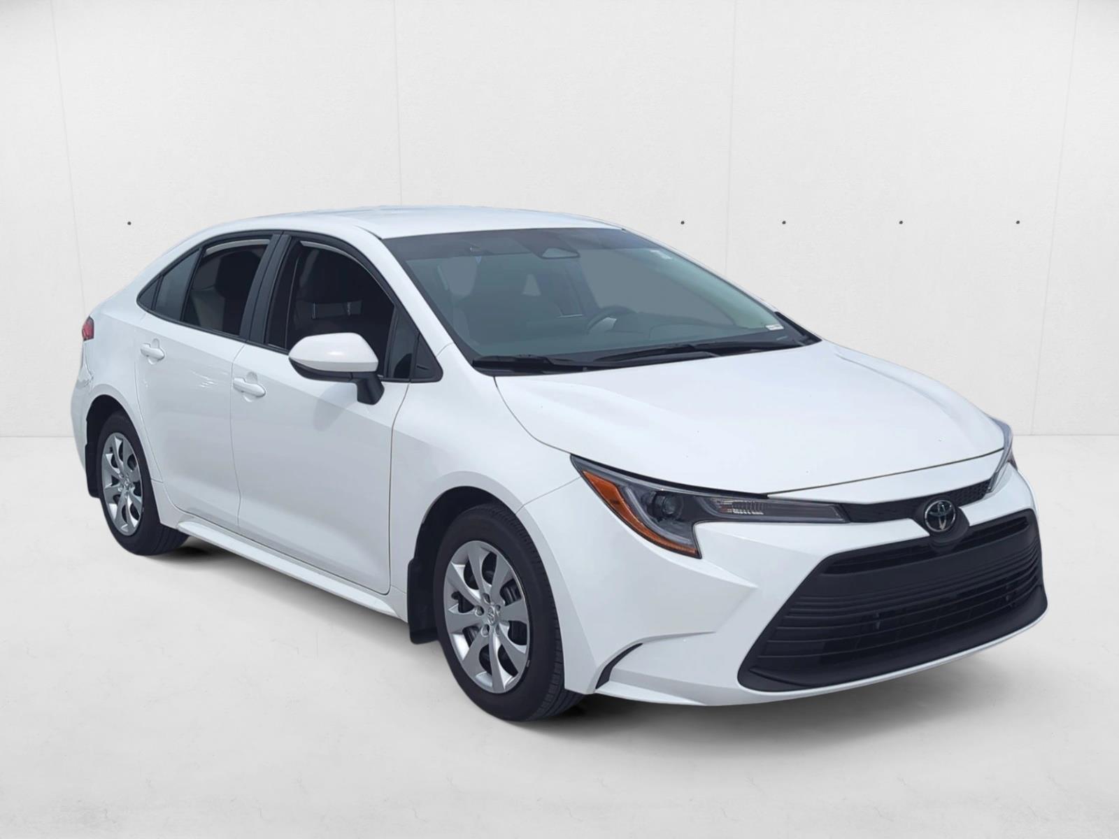 2025 Toyota Corolla LE photo 3