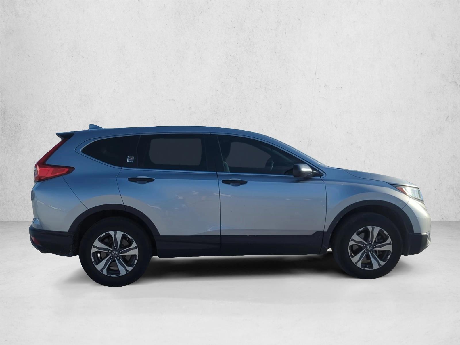 2017 Honda CR-V LX photo 4