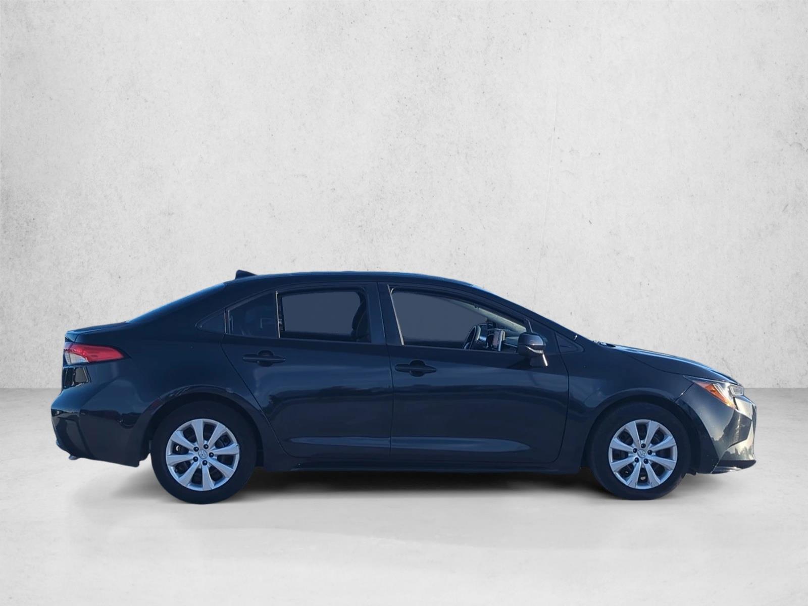 2021 Toyota Corolla LE photo 4