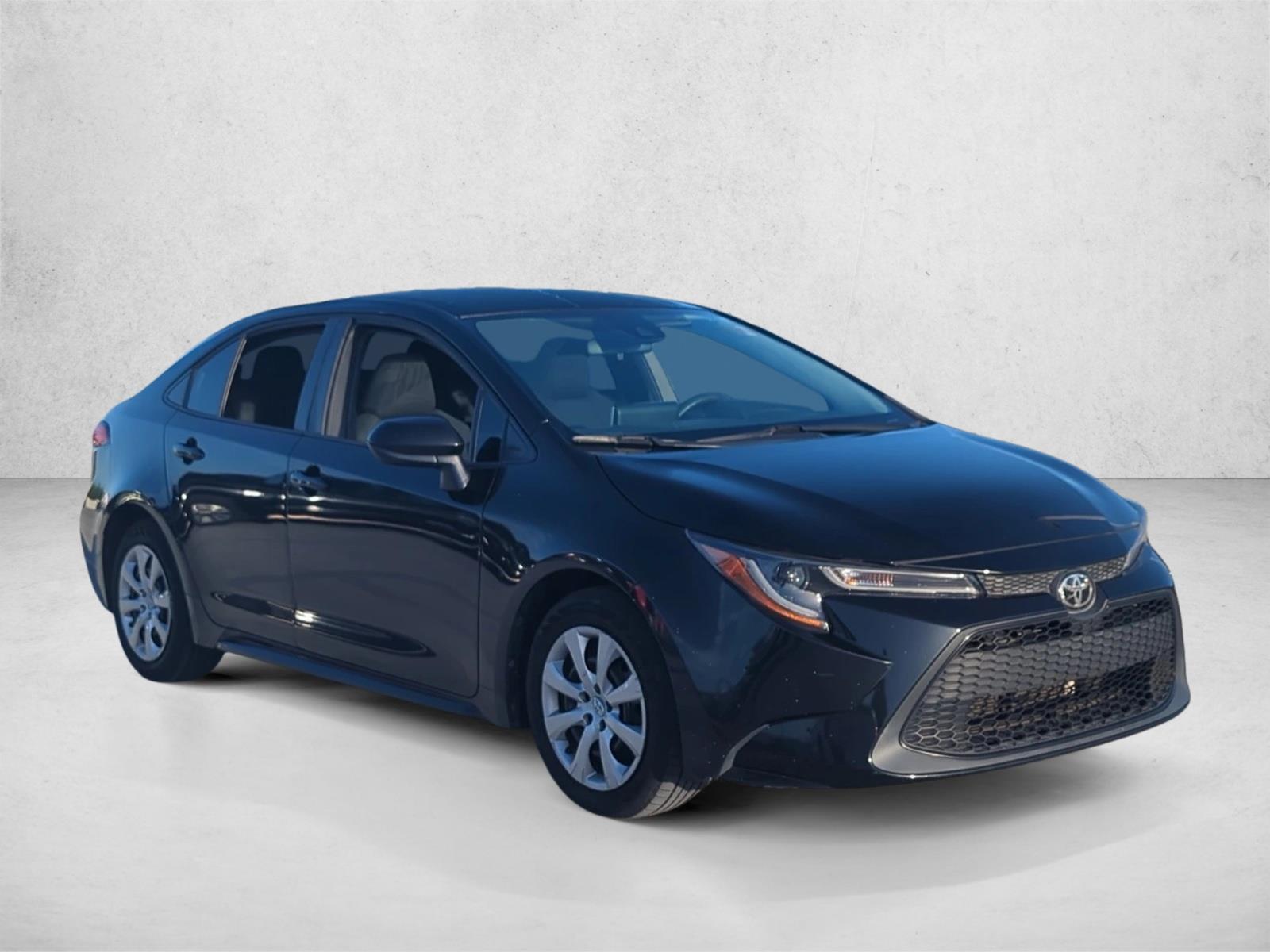 2021 Toyota Corolla LE photo 3