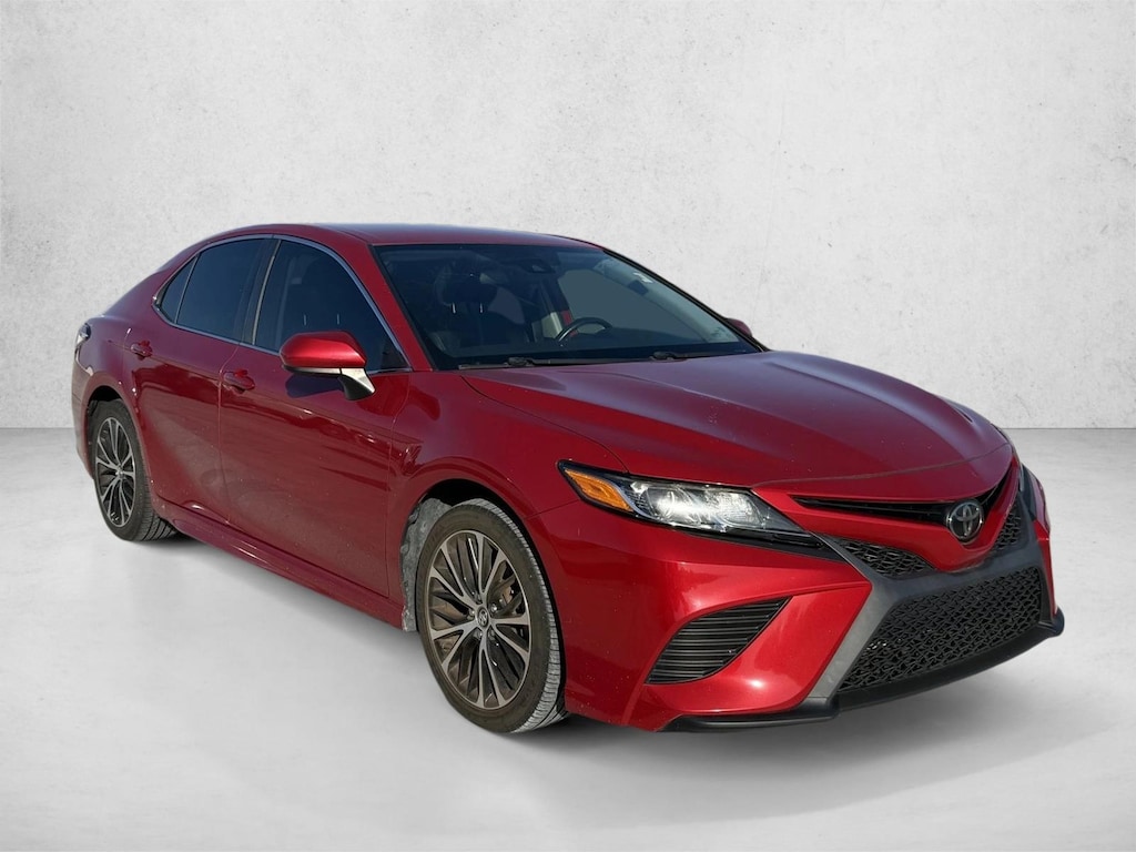 Used 2020 Toyota Camry SE Sedan
