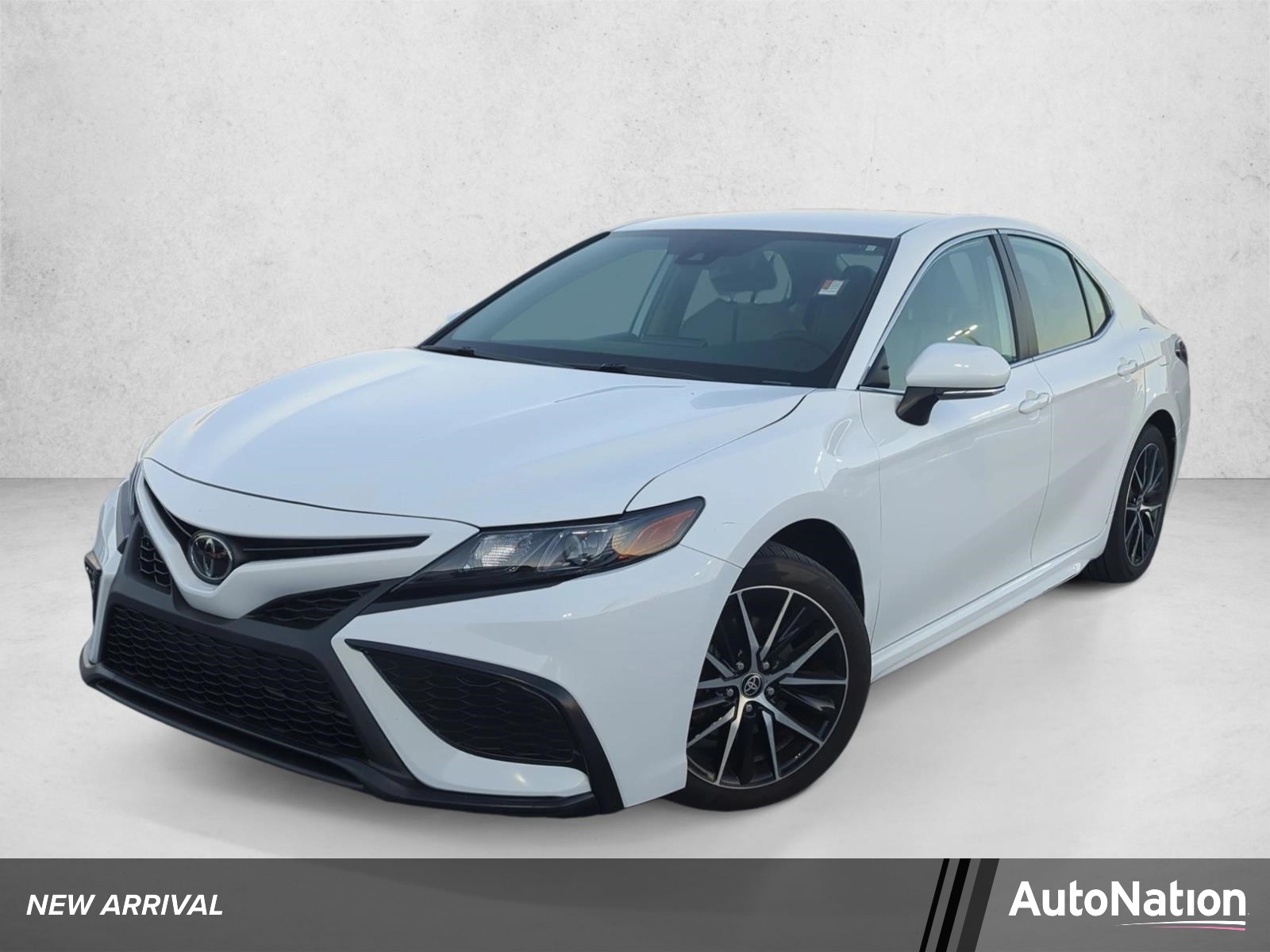 Used 2024 Toyota Camry SE Sedan