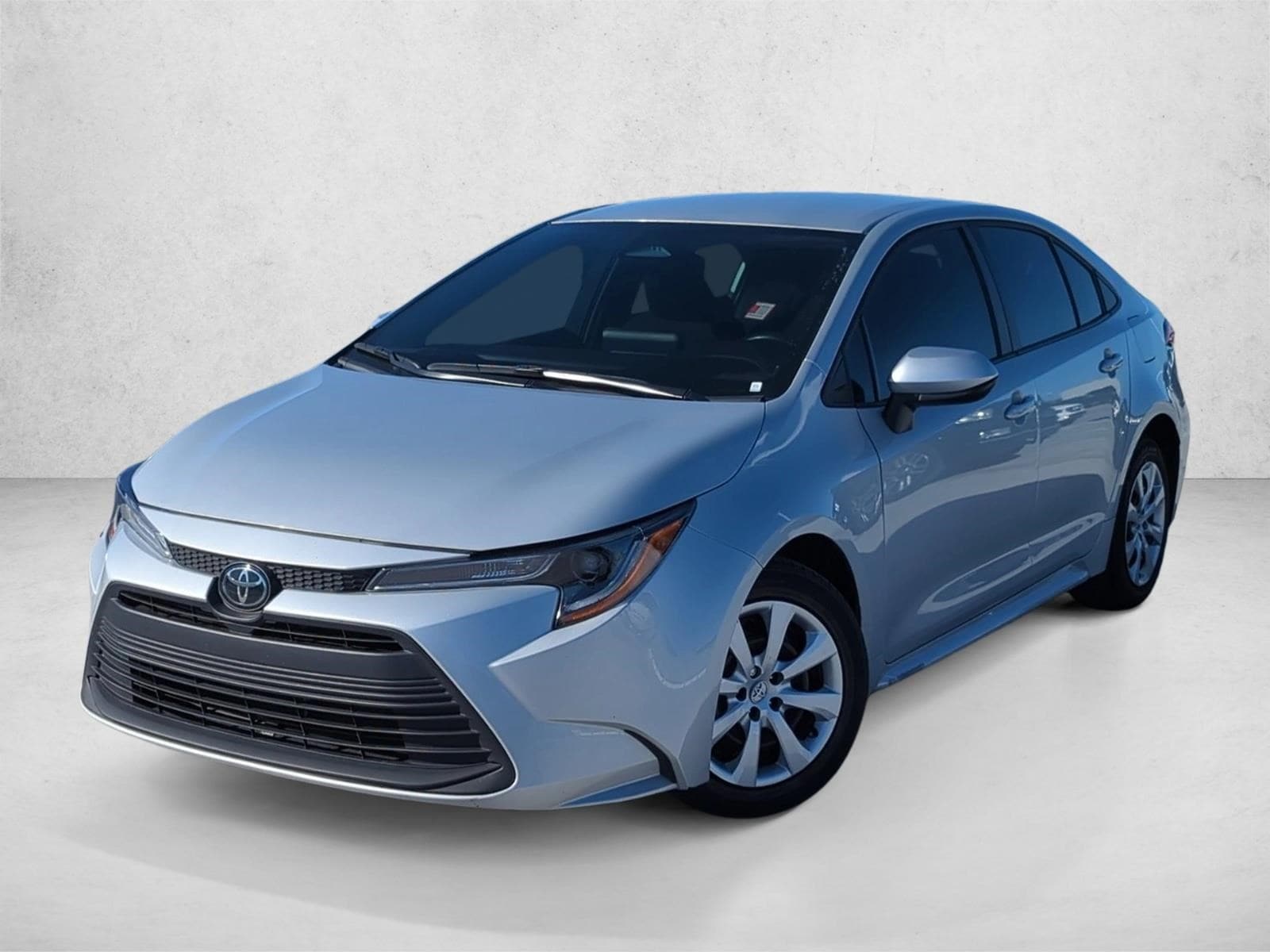 2024 Toyota Corolla LE's photo