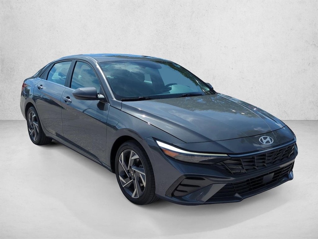 Used 2025 Hyundai Elantra SEL Convenience Sedan