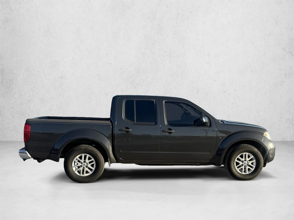 Used 2015 Nissan Frontier SV Truck Crew Cab