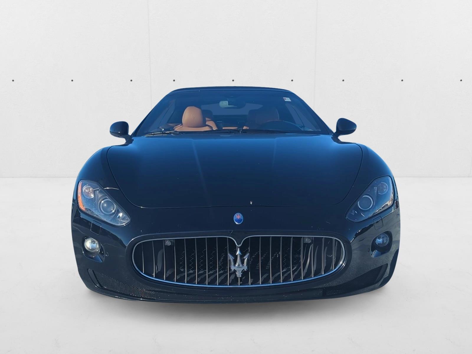 2010 Maserati Granturismo S Automatic photo 2