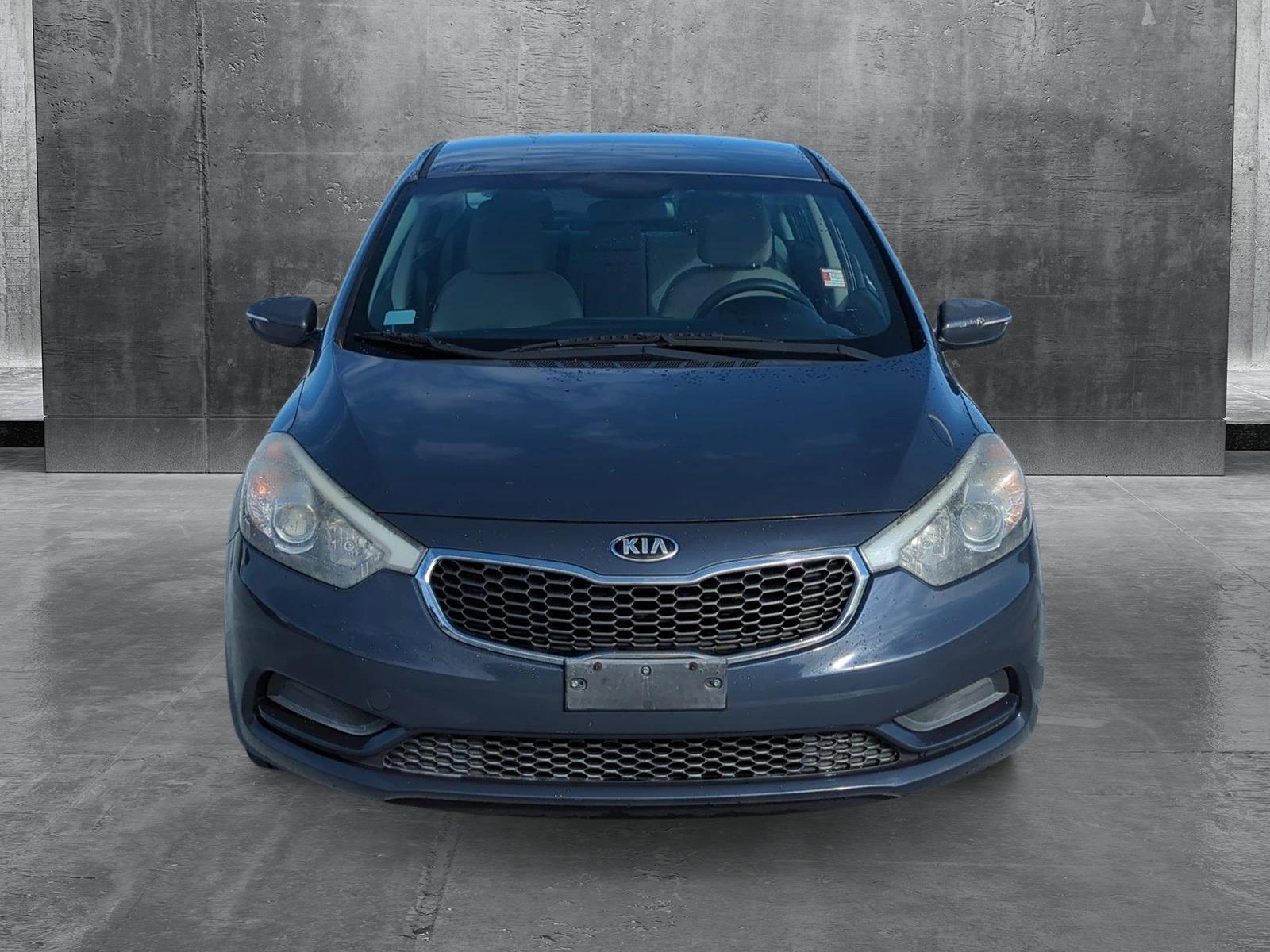 2015 Kia Forte LX photo 2