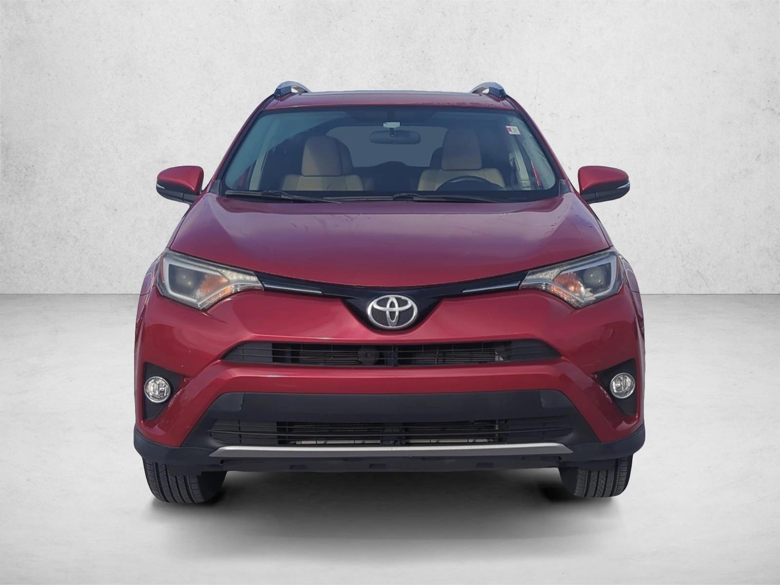 2016 Toyota RAV4 XLE photo 2