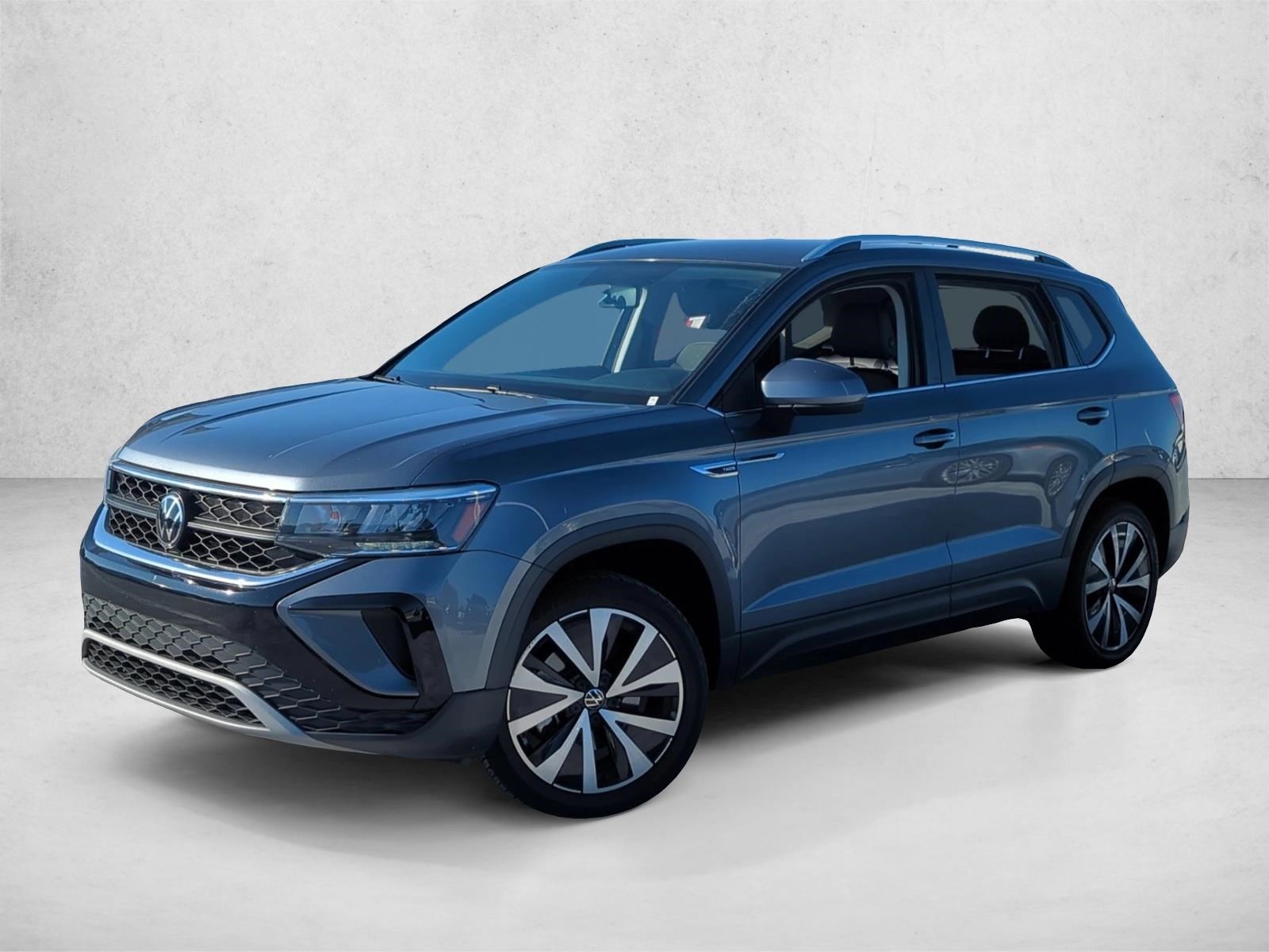 2022 Volkswagen Taos SE's photo