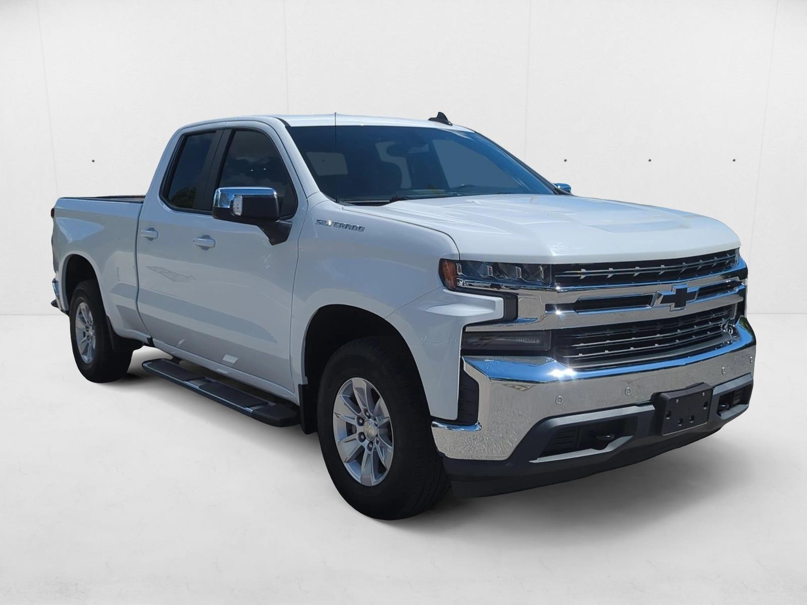 2020 Chevrolet Silverado 1500 LT photo 3