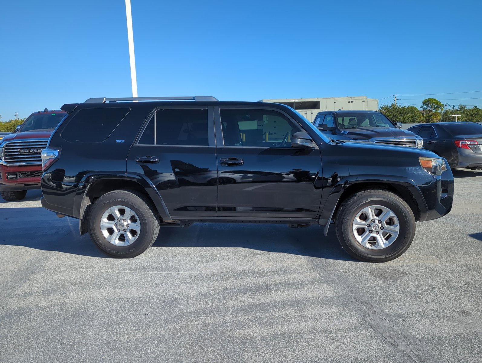 2016 Toyota 4Runner SR5 photo 4