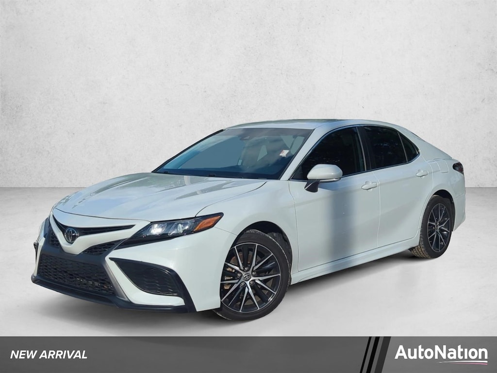 Used 2023 Toyota Camry SE Sedan