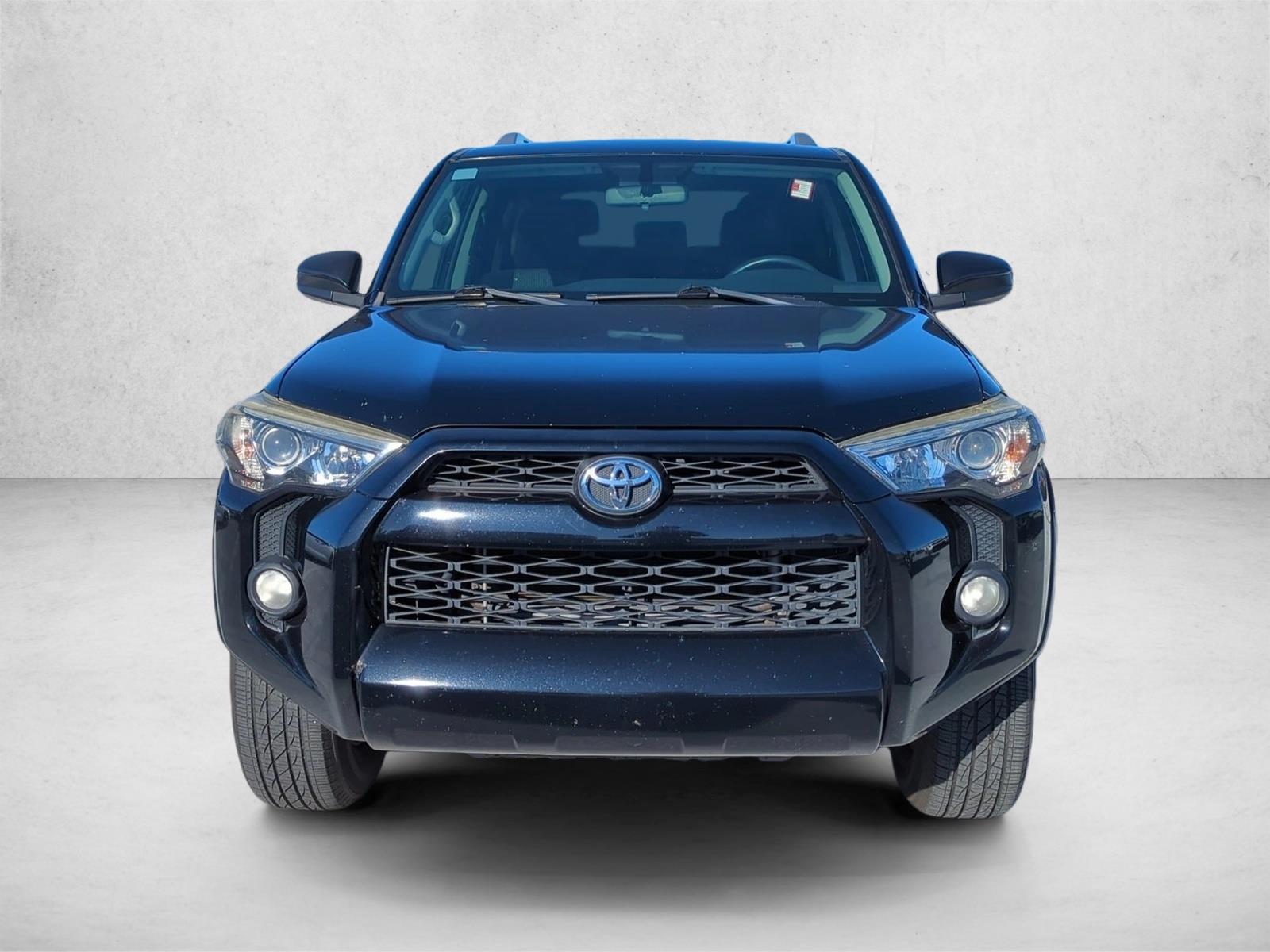 2016 Toyota 4Runner SR5 photo 2