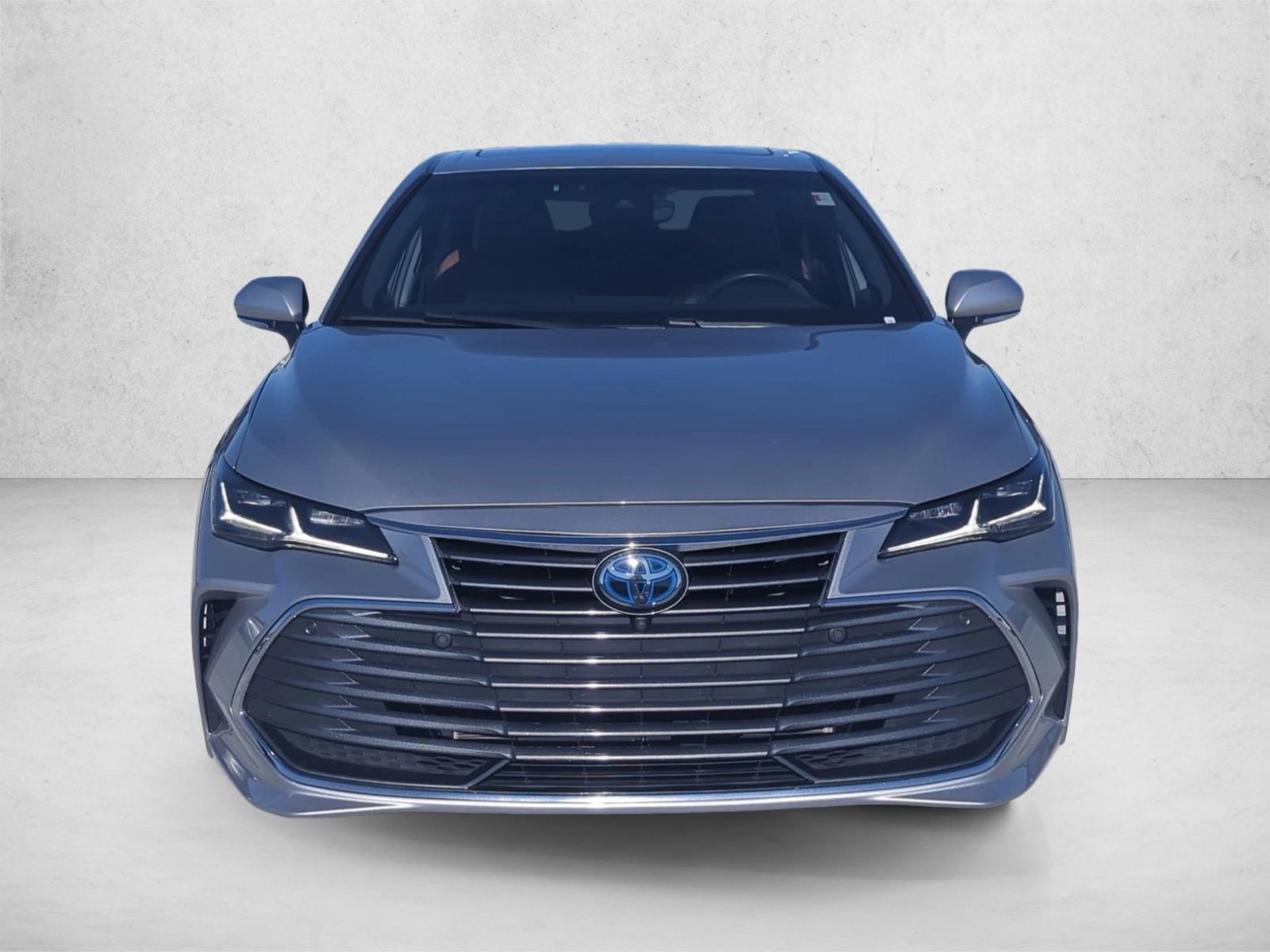 2022 Toyota Avalon Hybrid Limited photo 2