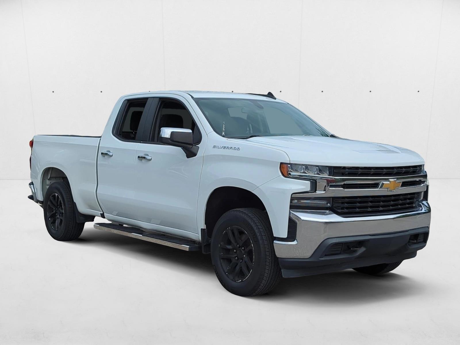 2020 Chevrolet Silverado 1500 LT photo 3