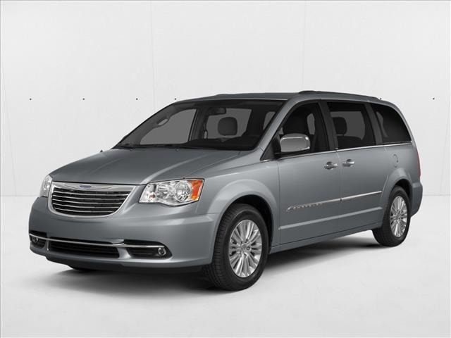 2015 Chrysler Town & Country Touring's photo