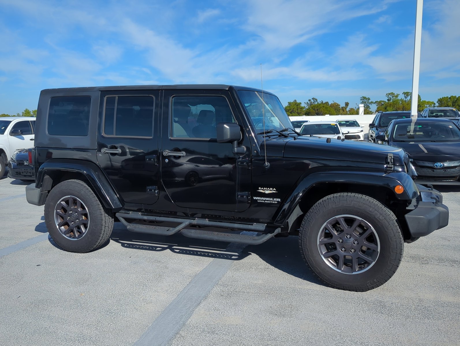 2010 Jeep Wrangler Unlimited Sahara photo 4
