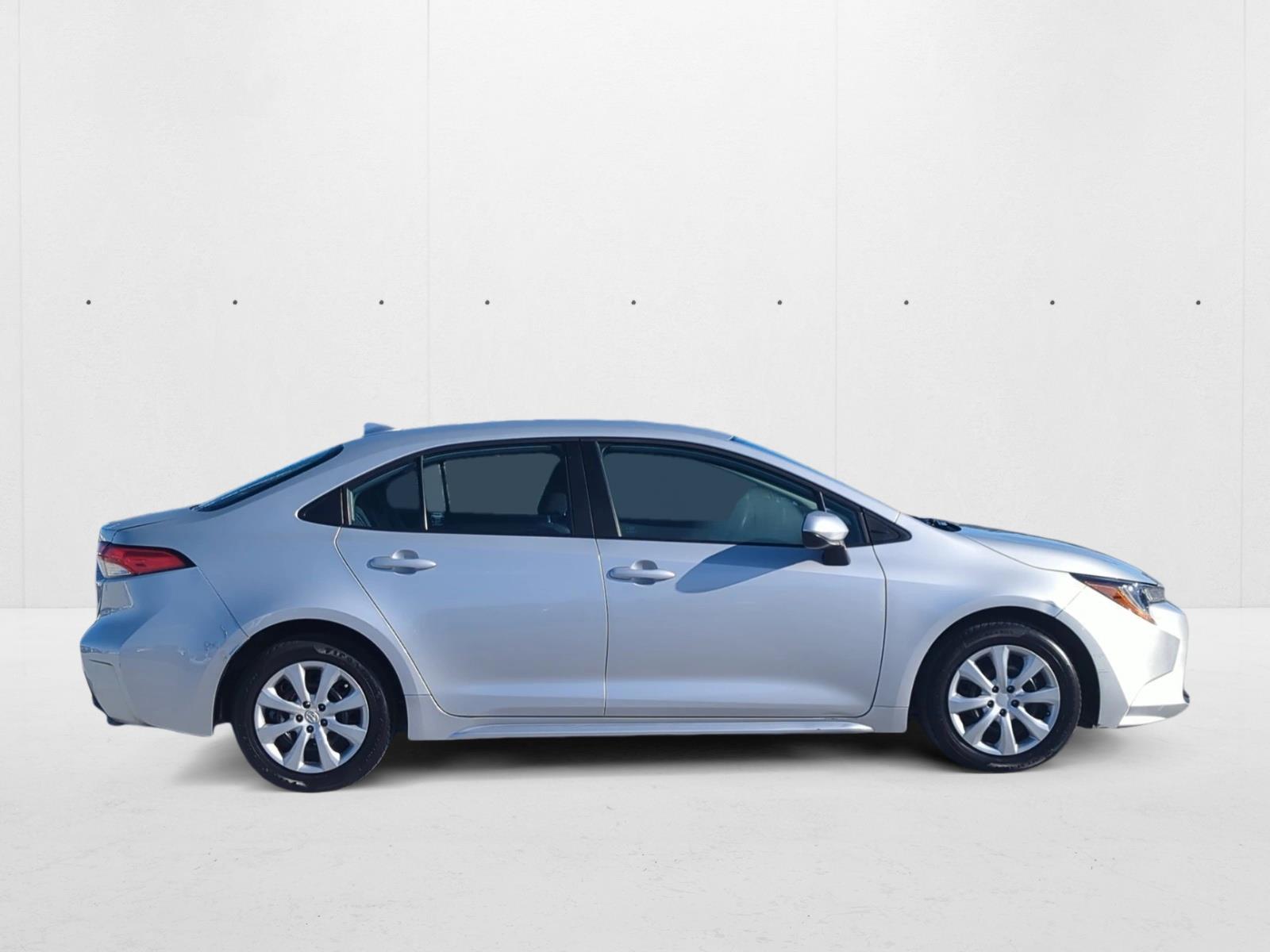 2023 Toyota Corolla LE photo 4
