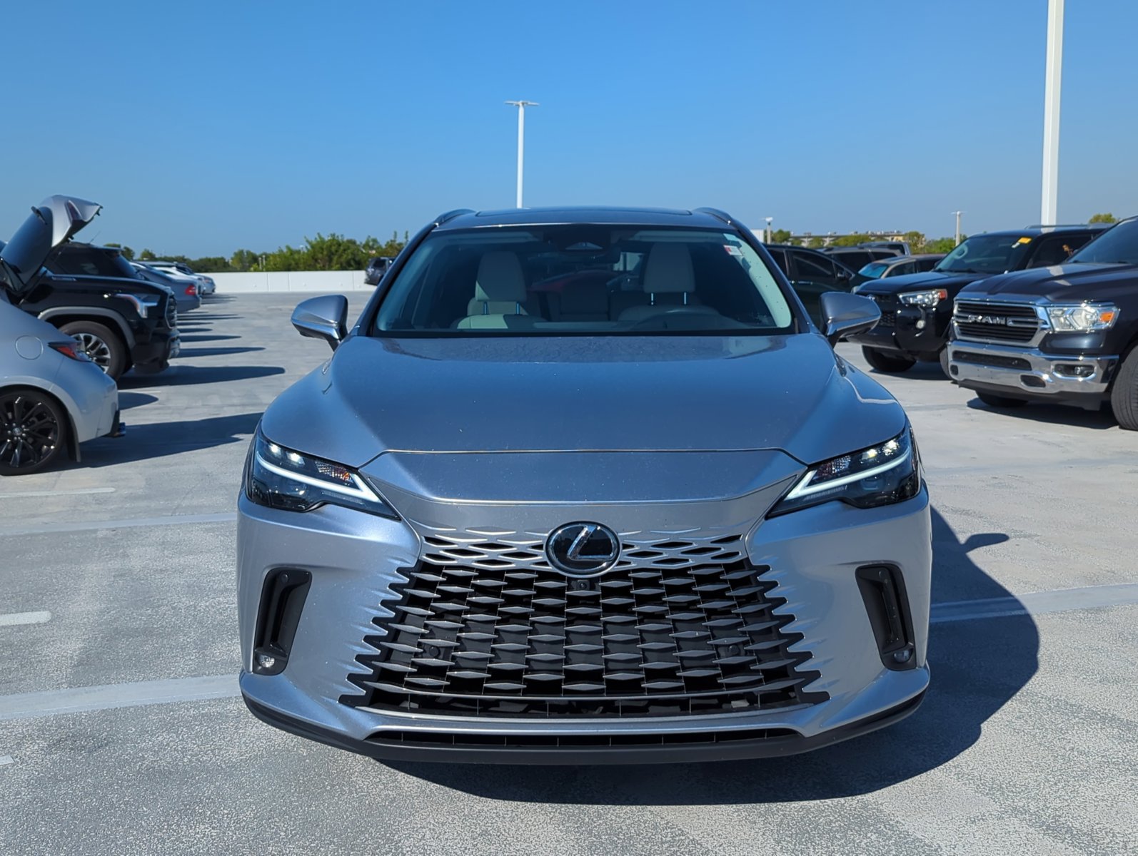 2024 Lexus RX 350h Premium AWD photo 2