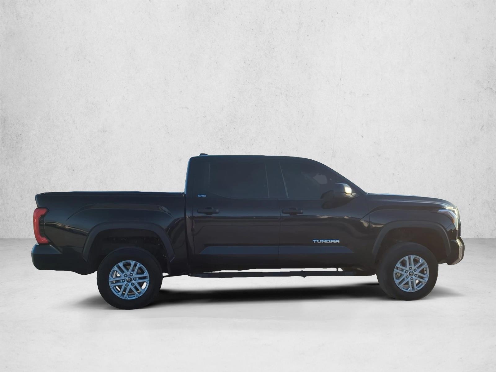 2024 Toyota Tundra SR5 CrewMax photo 4