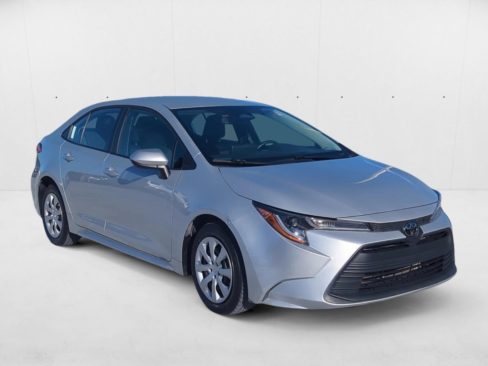 2023 Toyota Corolla LE photo 3
