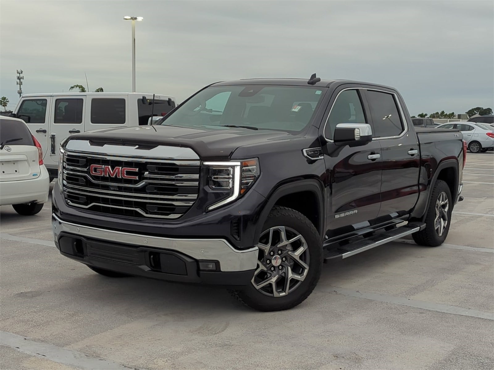 2024 GMC Sierra 1500 SLT's photo