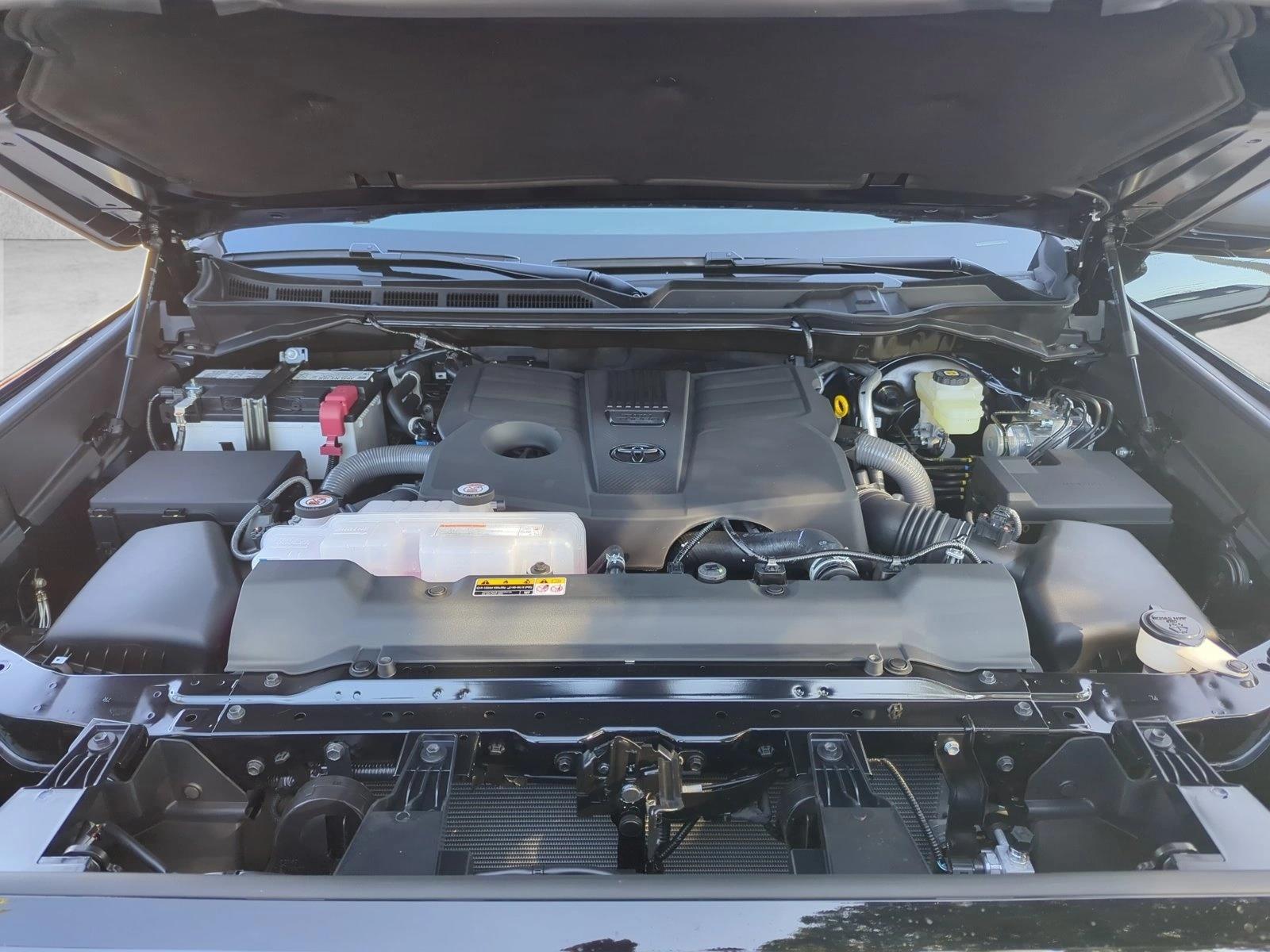 2025 Toyota Tundra SR5 - Photo 17