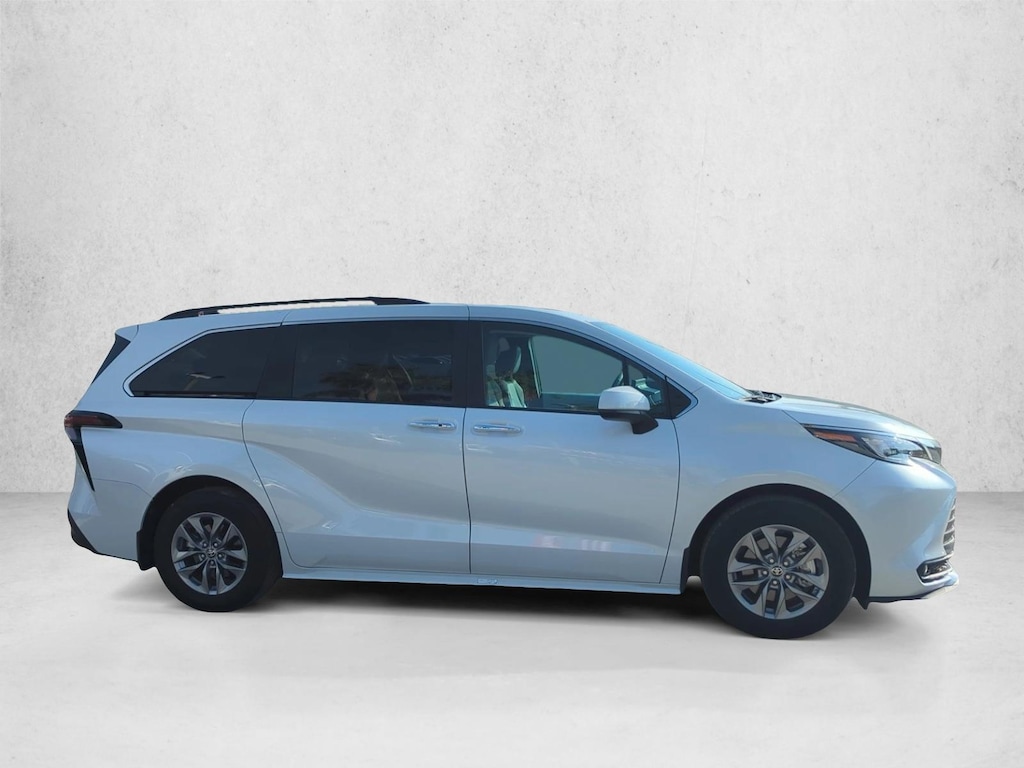 Used 2025 Toyota Sienna XLE 7 Passenger Van Passenger Van