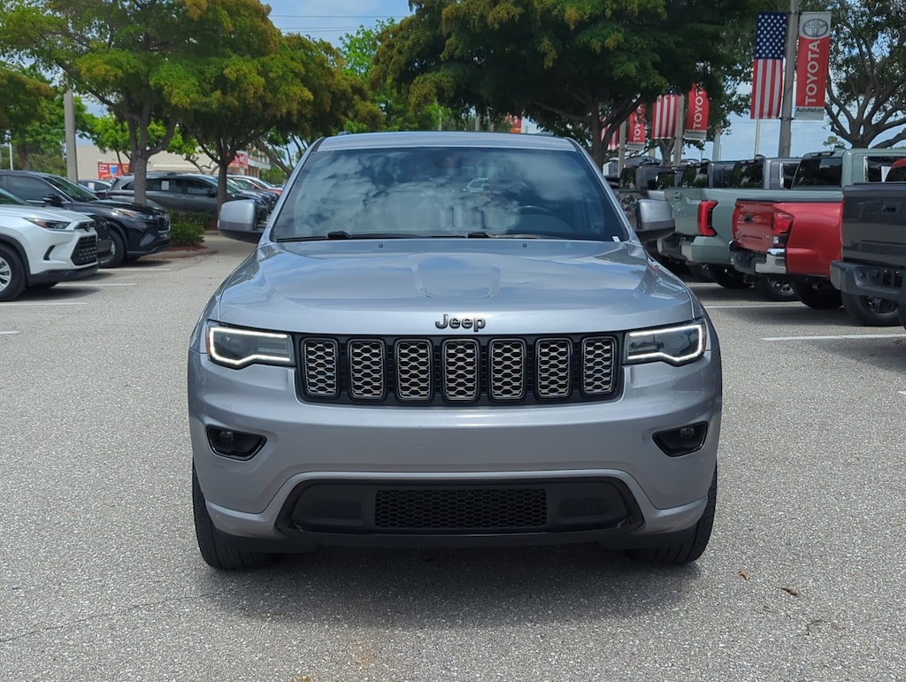Used 2020 Jeep Grand Cherokee Laredo SUV