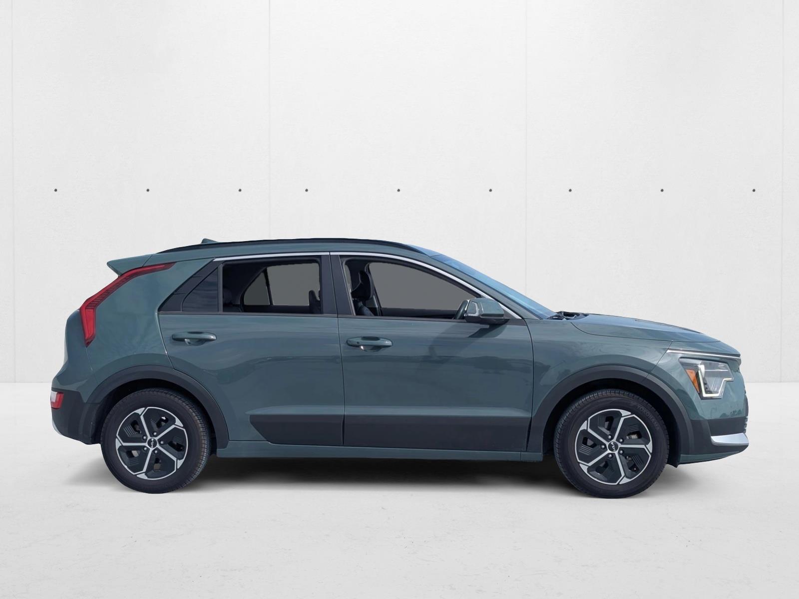 2023 Kia Niro EX photo 4