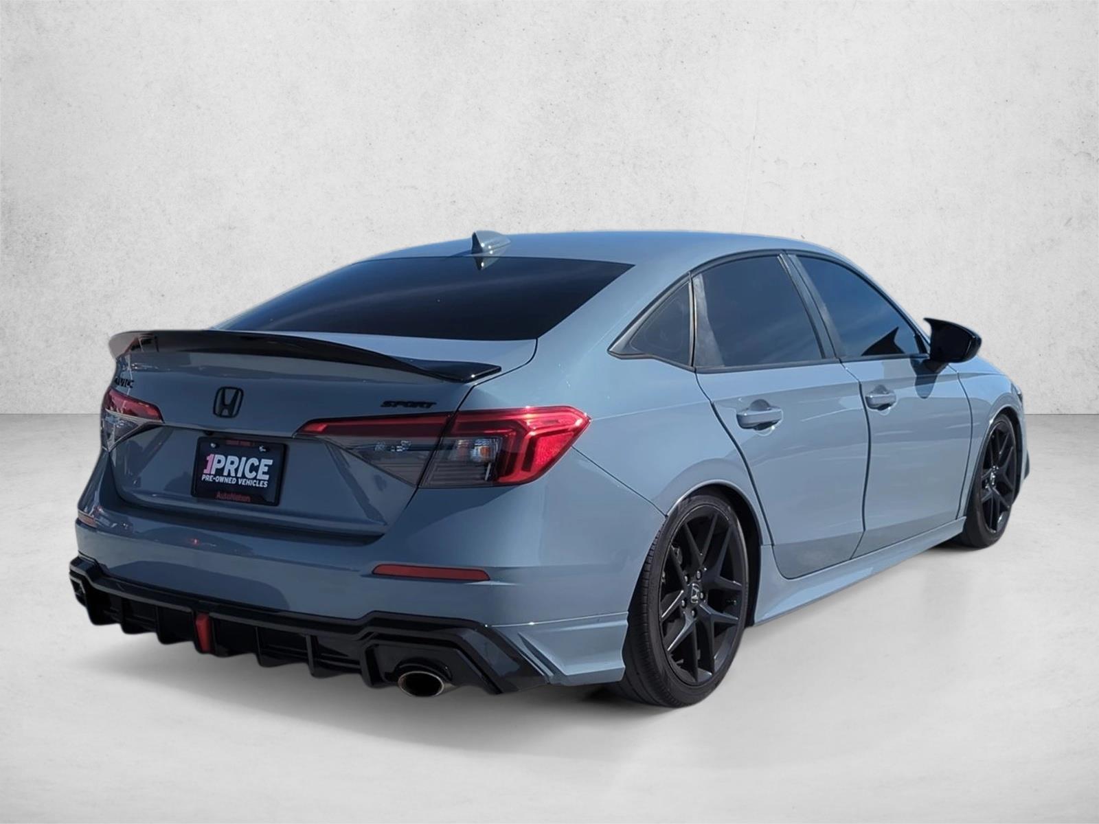 2022 Honda Civic Sport photo 2