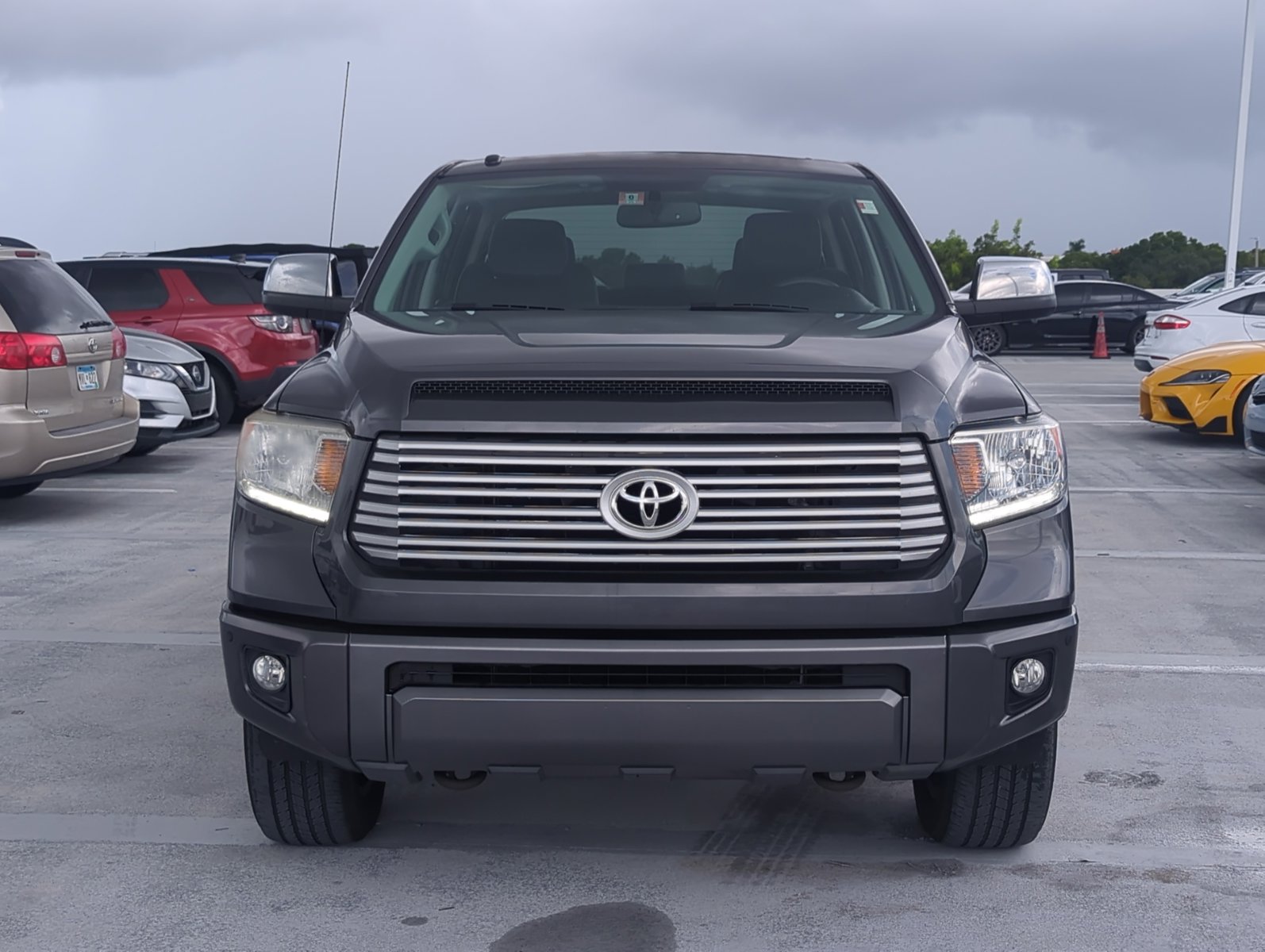 2017 Toyota Tundra Platinum CrewMax photo 2