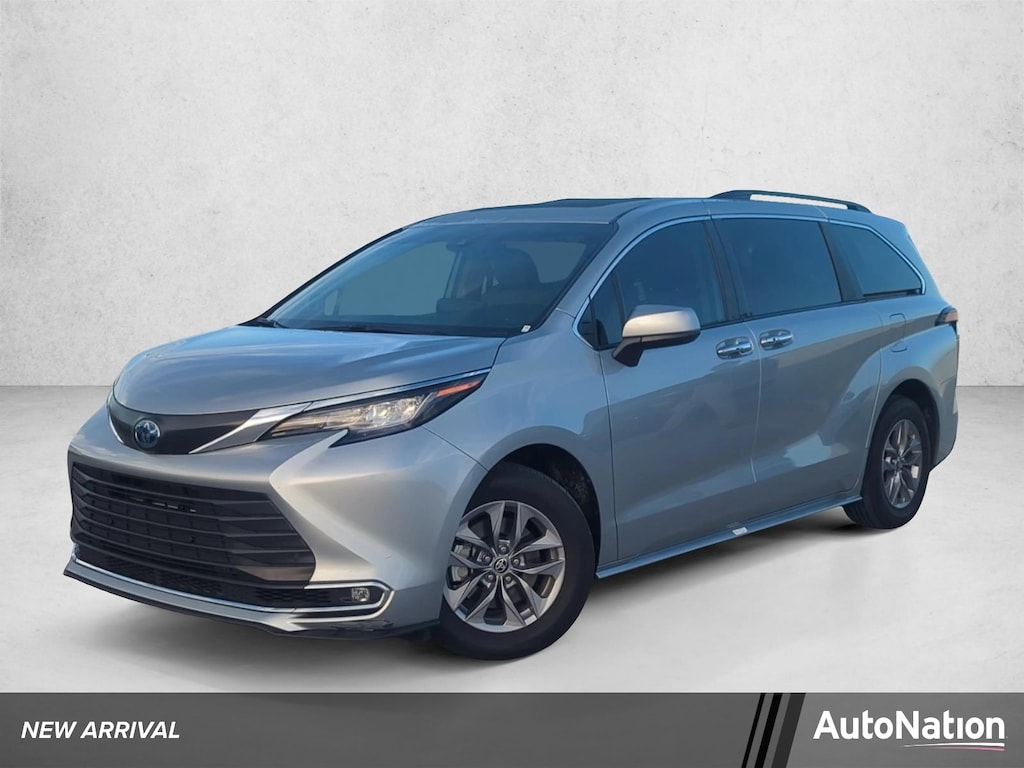 Certified 2022 Toyota Sienna XLE 8 Passenger Van Passenger Van
