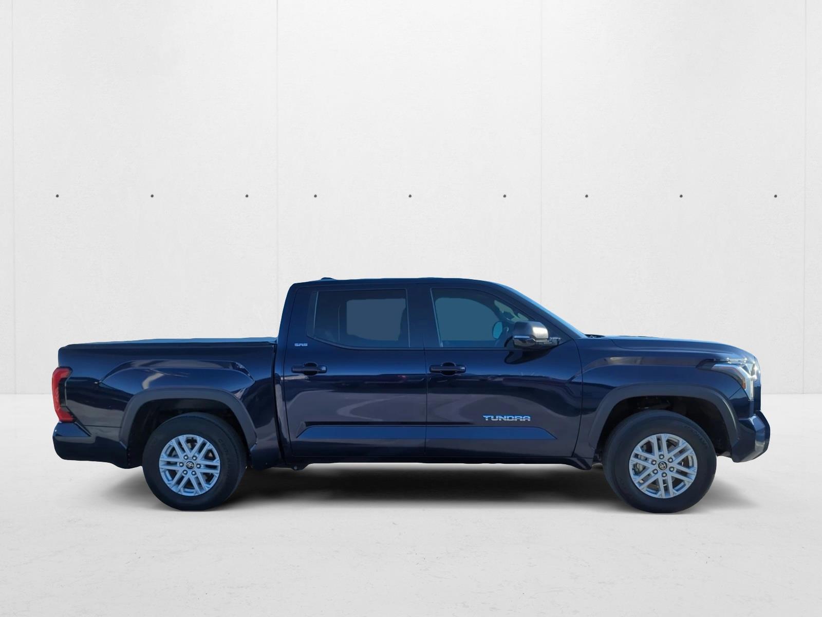 2022 Toyota Tundra SR5 CrewMax photo 4