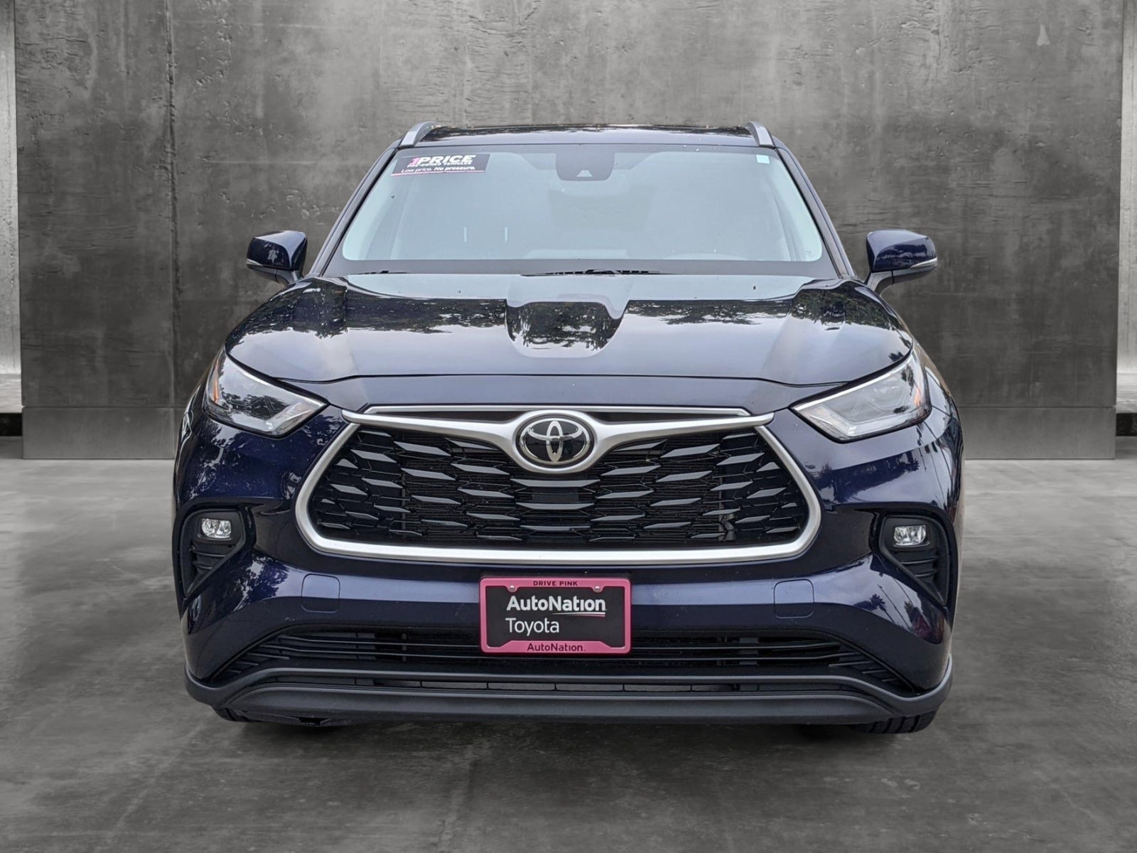 Used 2022 Toyota Highlander XLE with VIN 5TDGZRBH7NS572943 for sale in Hayward, CA