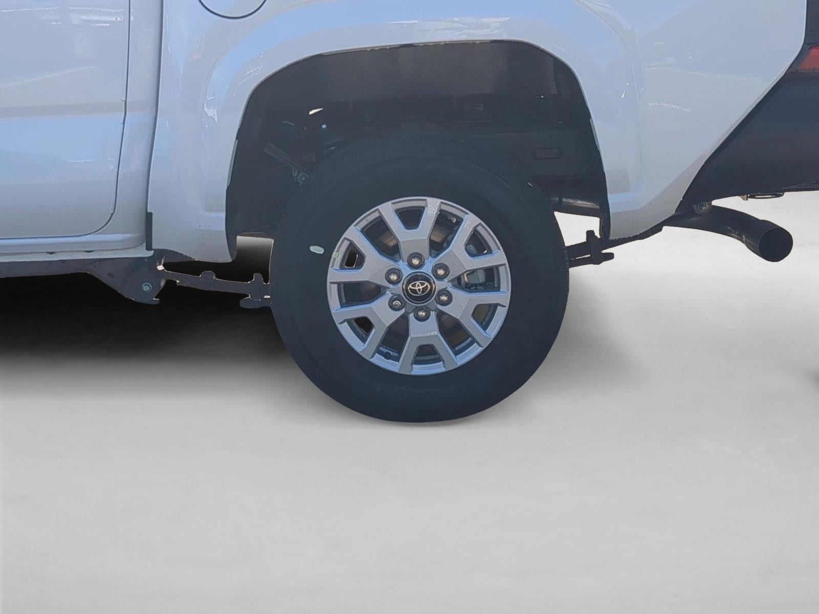 2025 Toyota Tacoma SR - Photo 10