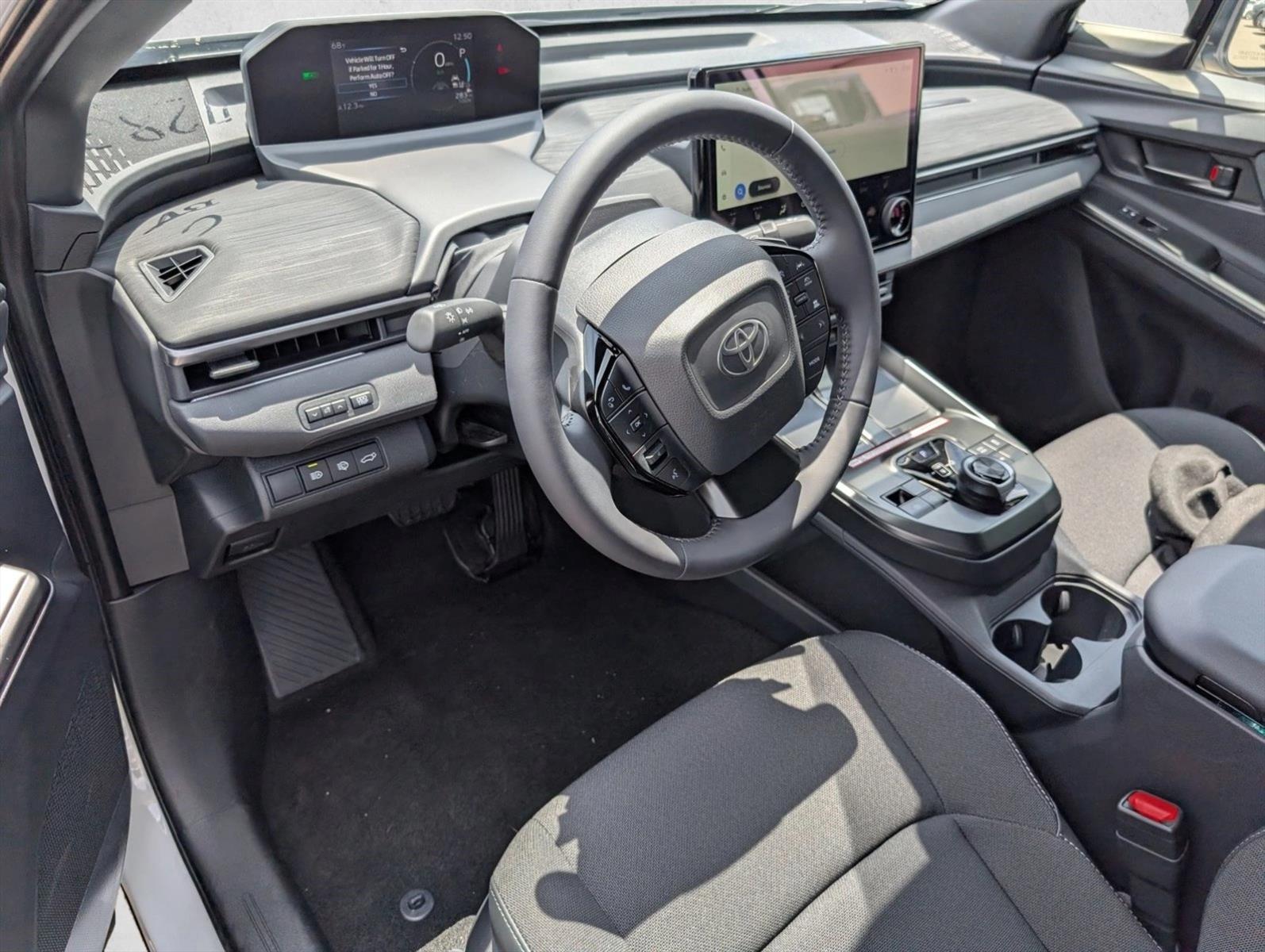 2026 Toyota C-HR SE - Photo 3