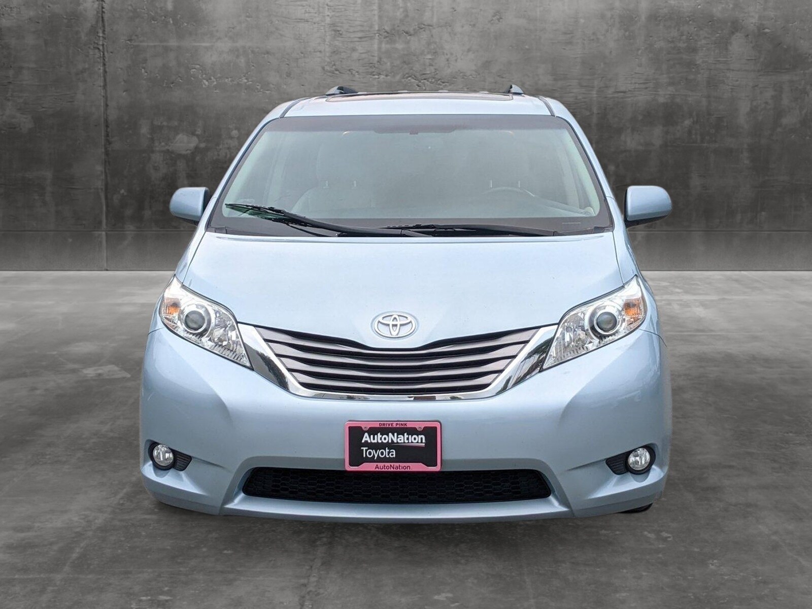 Used 2017 Toyota Sienna XLE Premium with VIN 5TDYZ3DC8HS867007 for sale in Hayward, CA