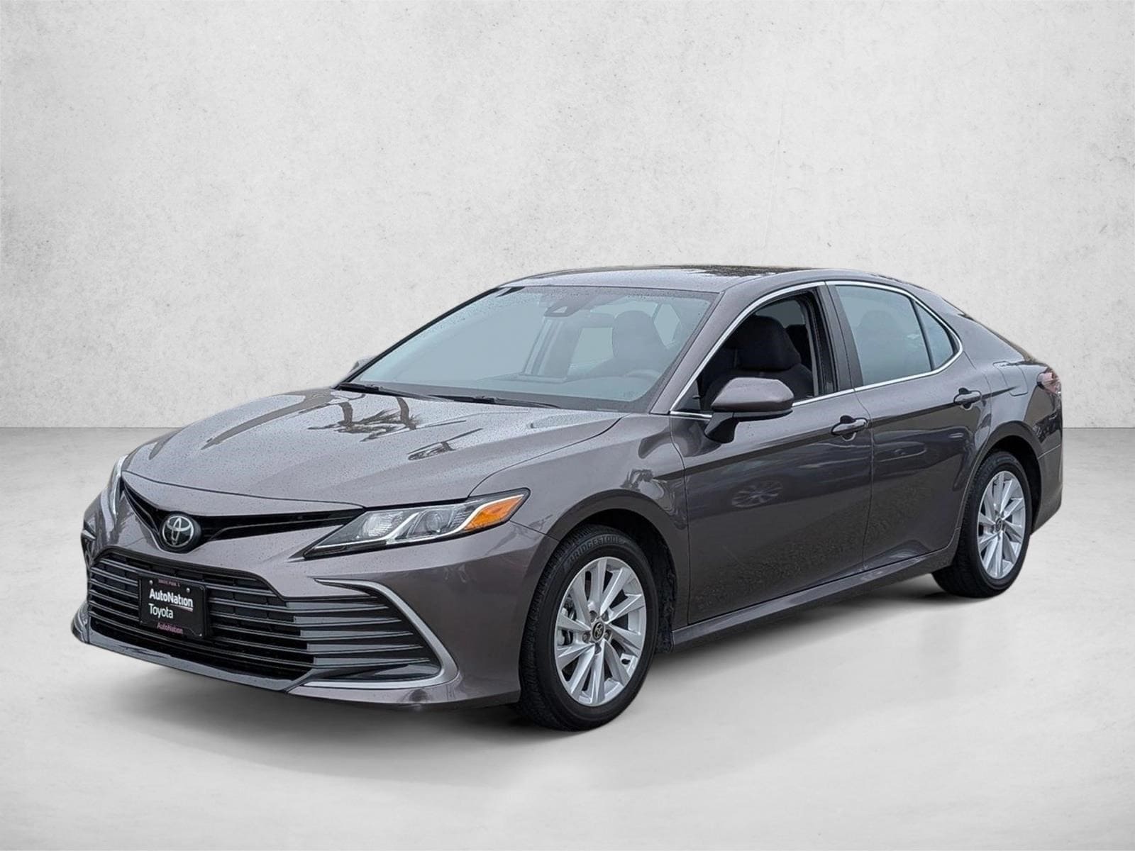 2024 Toyota Camry LE's photo