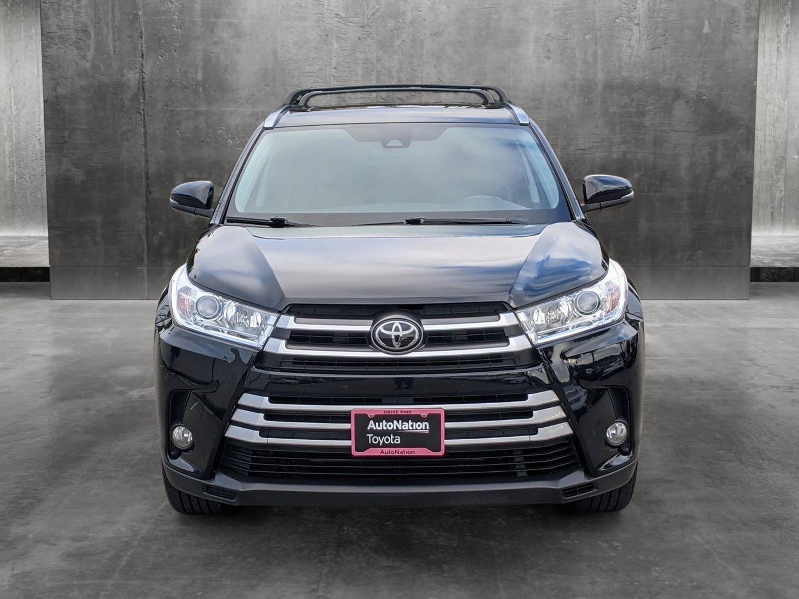 Used 2017 Toyota Highlander XLE with VIN 5TDJZRFH6HS518196 for sale in Hayward, CA