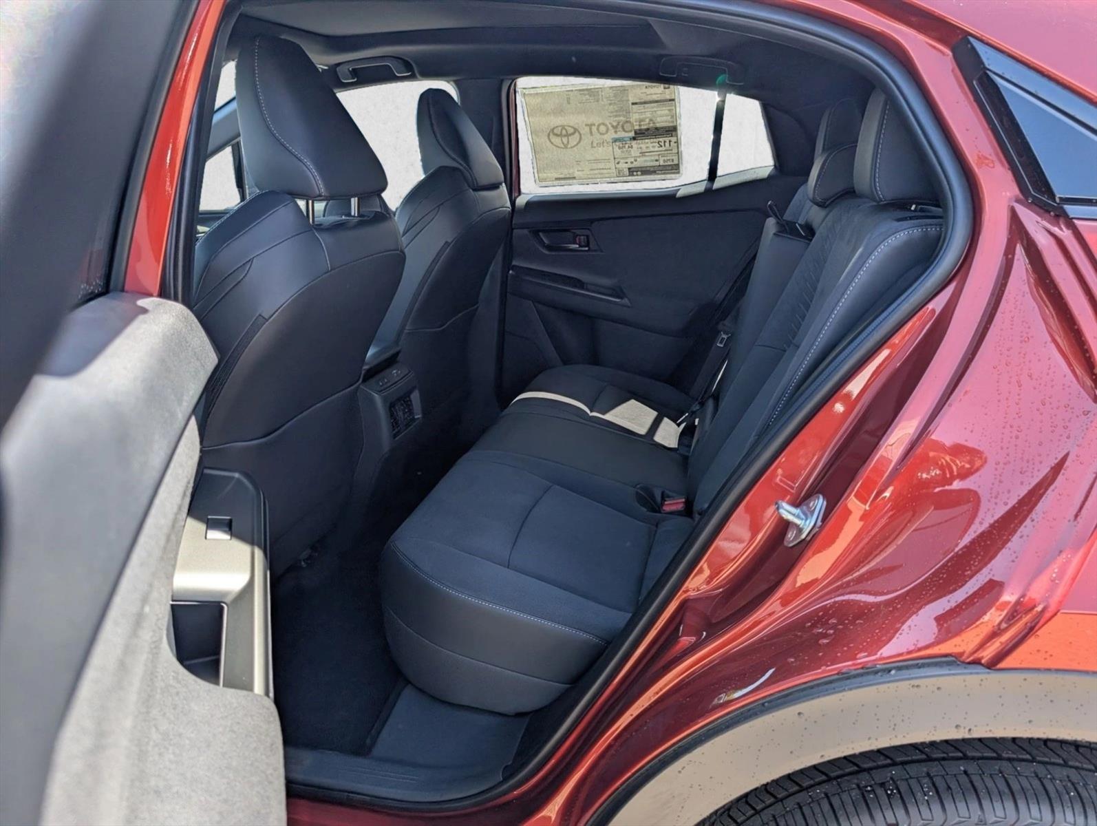 2026 Toyota C-HR XSE - Photo 14