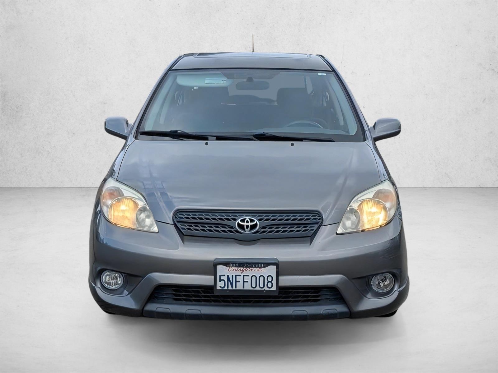 2005 Toyota Corolla Matrix L photo 2