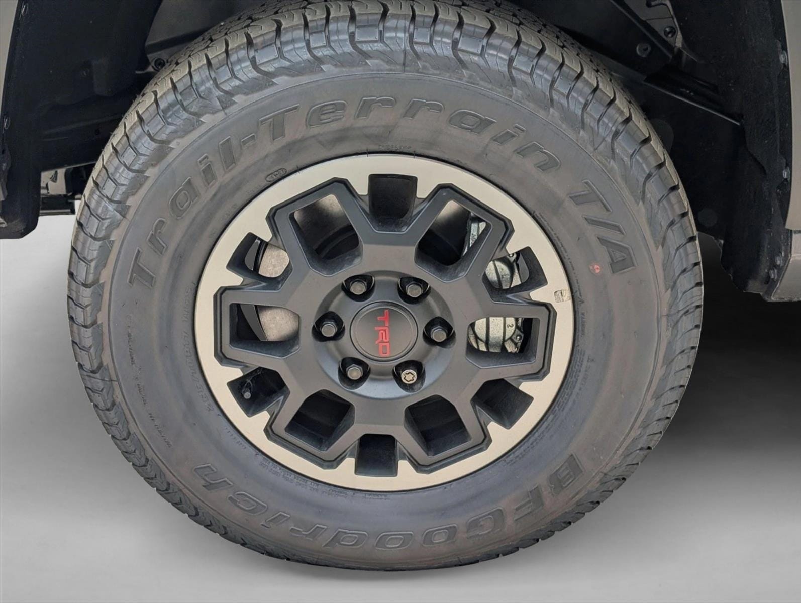 2025 Toyota Tacoma TRD Off Road - Photo 11