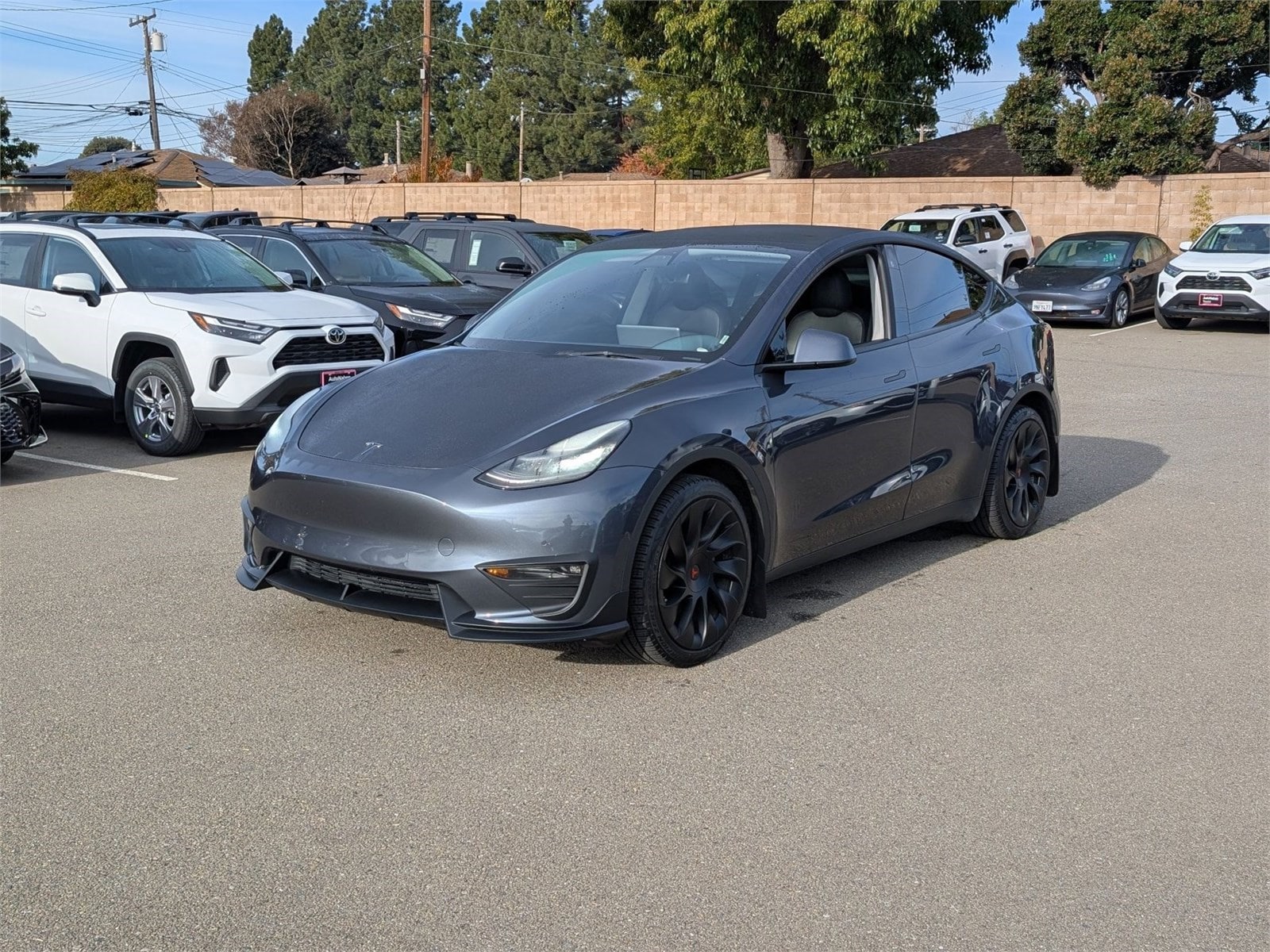 2022 Tesla Model Y Long Range's photo